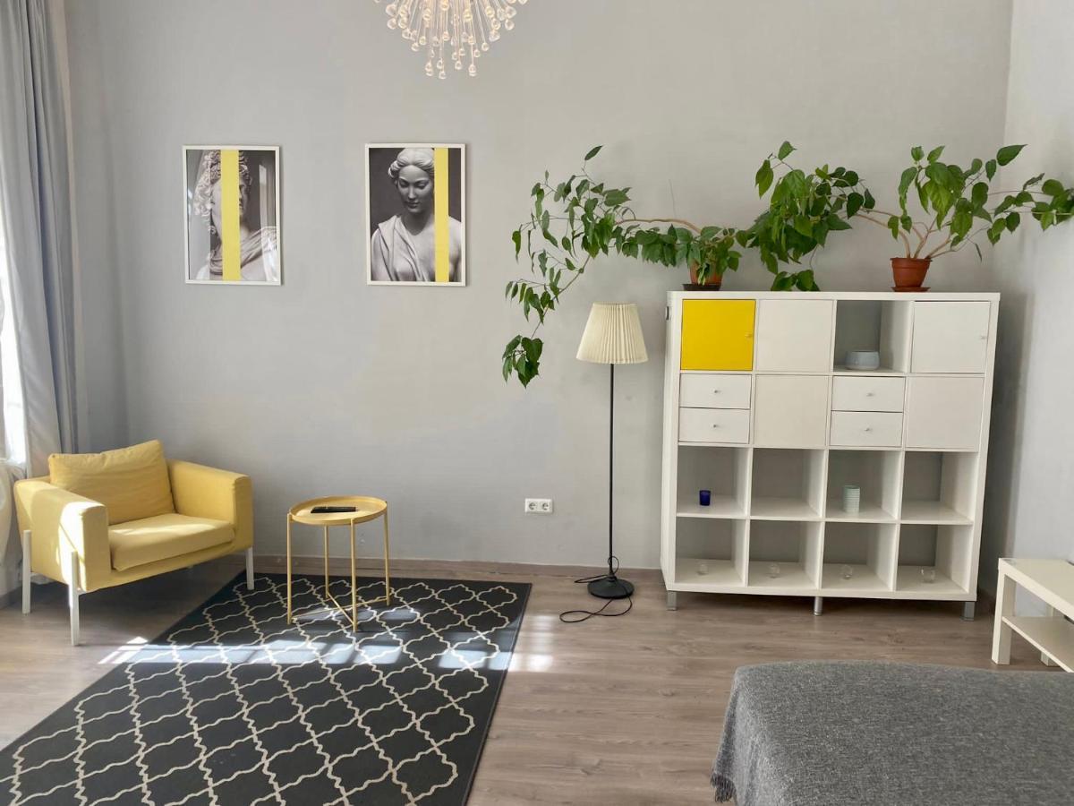 Oasis In * Budapest